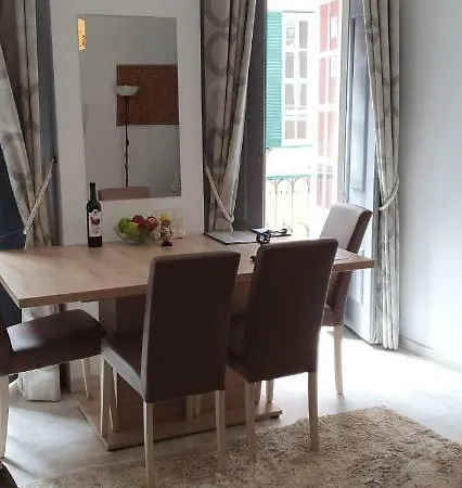 卡萨多玛旅馆 *